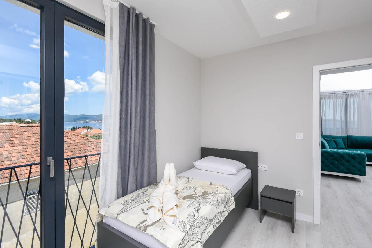 Sunny Day Luxury Holiday Apartments Orebić Buitenkant foto